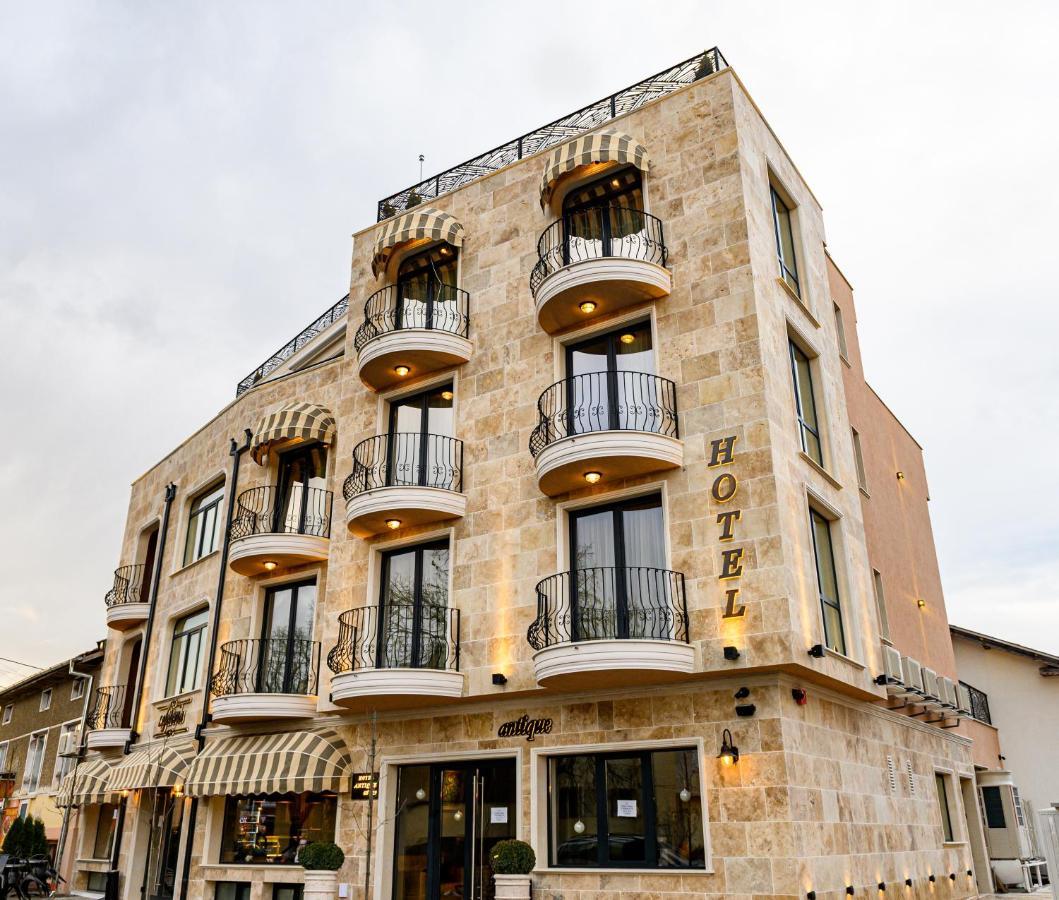 Antique Boutique Hotel Pavel Banja Exteriör bild
