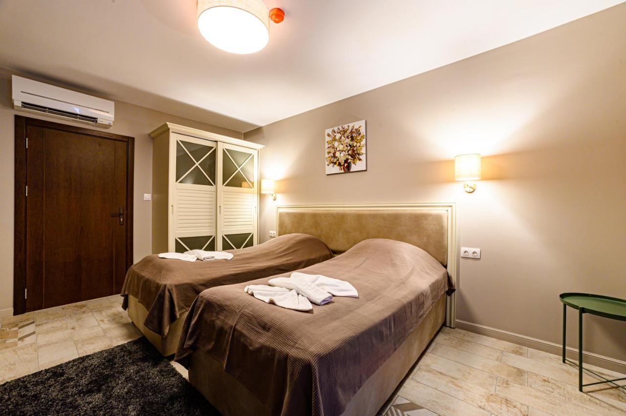 Antique Boutique Hotel Pavel Banja Exteriör bild