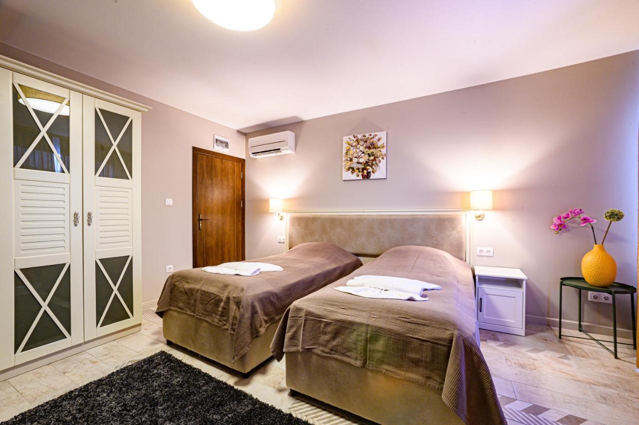 Antique Boutique Hotel Pavel Banja Exteriör bild